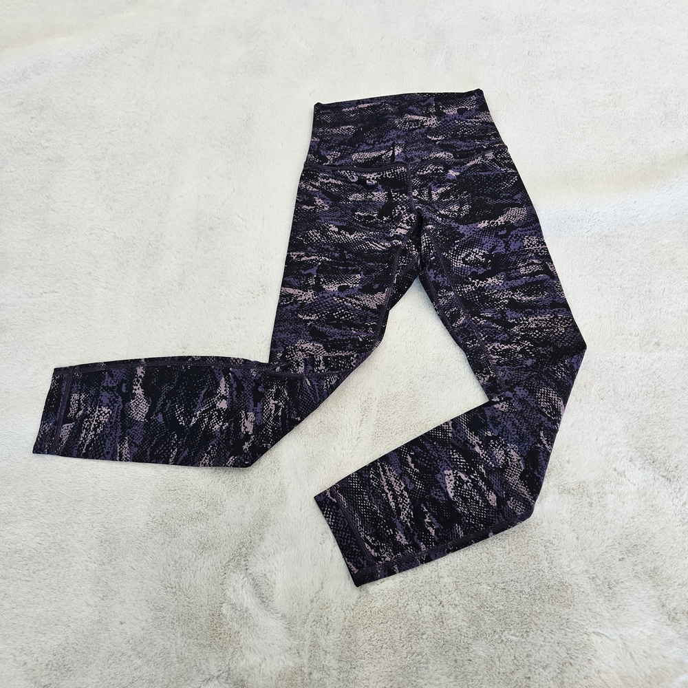 Lululemon Athletica Purple Patterned Snakeskin Design Yoga Pants Leggings Size 2